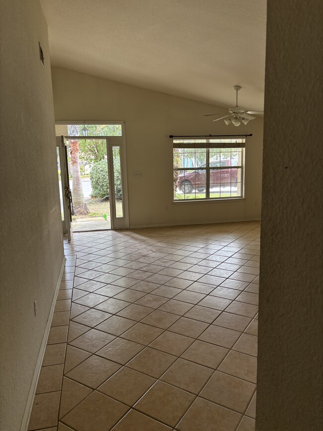 Building Photo - 224 Talquin Cove