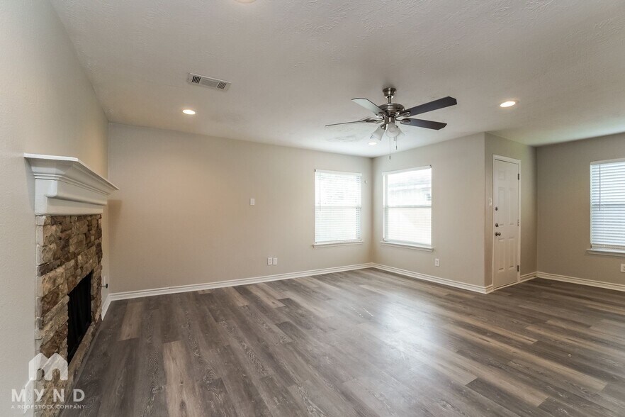 Building Photo - 32215 Archer Park