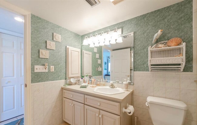 Building Photo - 868 Bayway Blvd