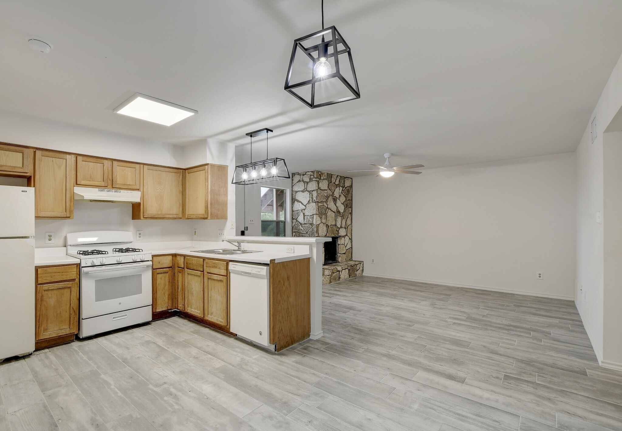 Building Photo - 809 Bracewood Cir