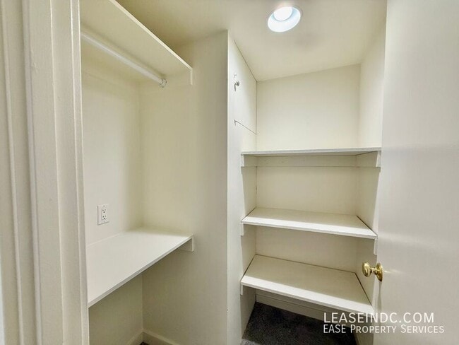 Building Photo - 1099 22nd St NW