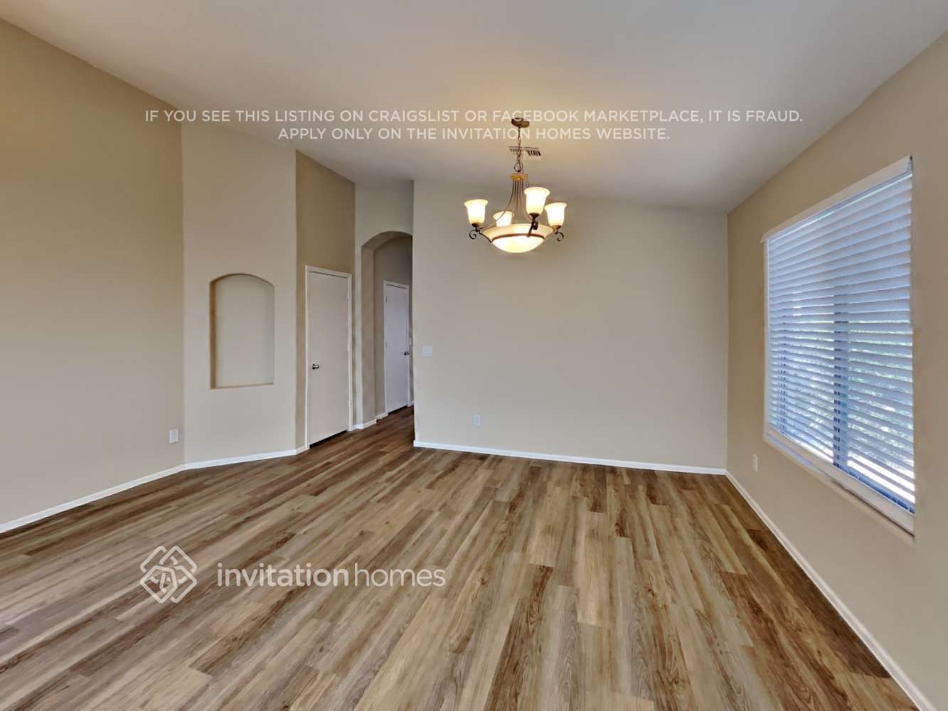 Building Photo - 7820 S 48th Dr