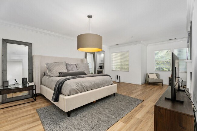 Building Photo - Luxury Living in San Clemente – 5 Bed, 3.5...