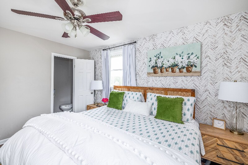 Building Photo - 204 Edgewater Dr