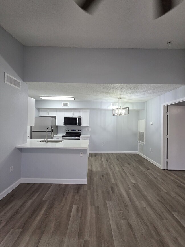 Building Photo - 12591 Equestrian Cir