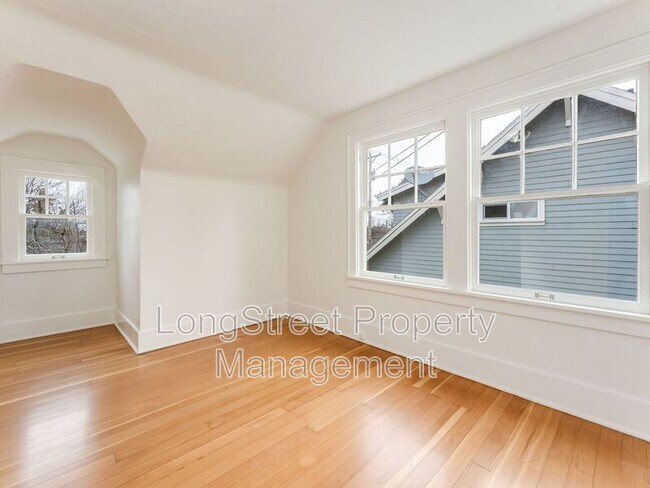Building Photo - 2230 SE 51st Ave