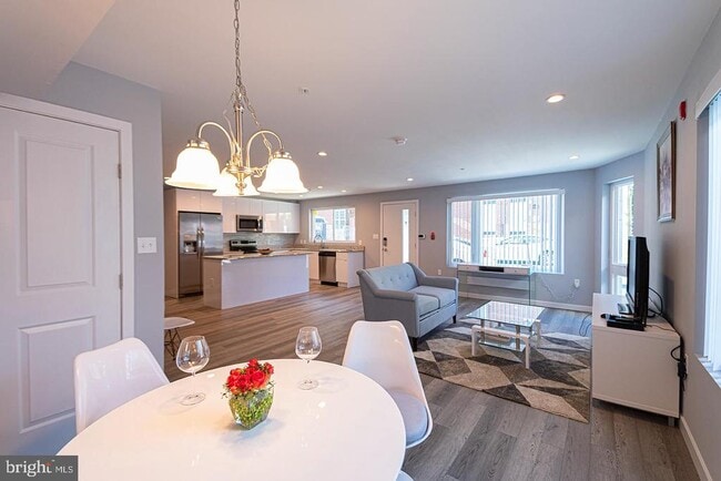 Building Photo - 808 W Norris St