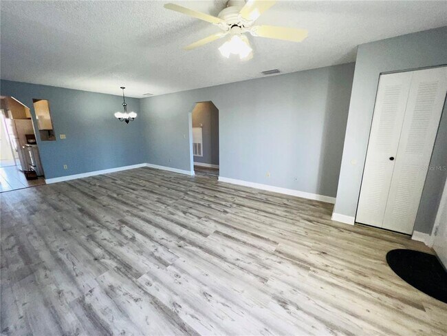 Building Photo - 605 Ridge Terrace