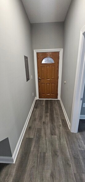 Building Photo - 210 Franklin St