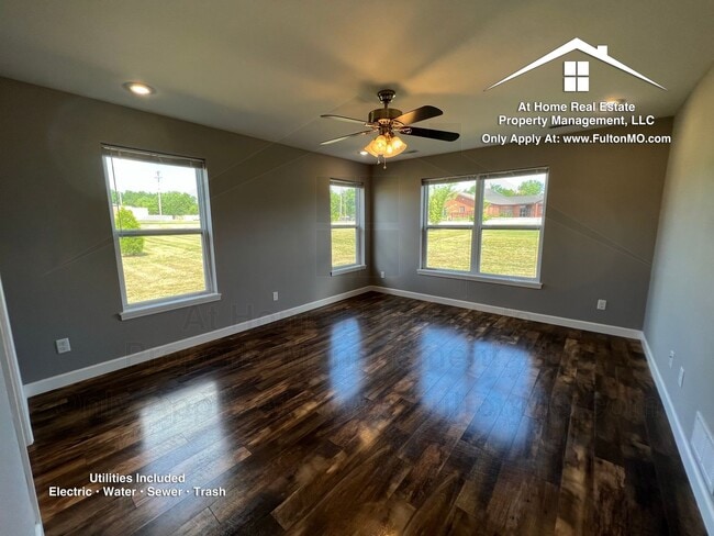 Building Photo - 301 E St Eunice Rd