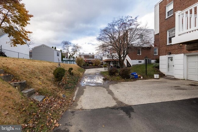 Building Photo - 52 Woodbine Rd