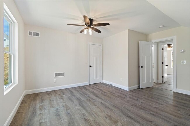 Building Photo - 230 Grand Oak Ln