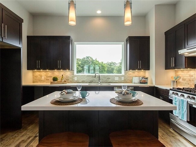 Building Photo - 864 Wakefield Dr