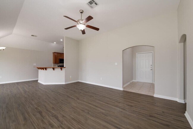 Building Photo - Midway ISD Country Home