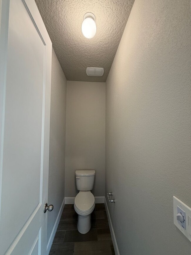 Building Photo - Luxury Single Story 3 Bedroom Plus Office / Sitting Room Recent Construction Available in Exclusi...