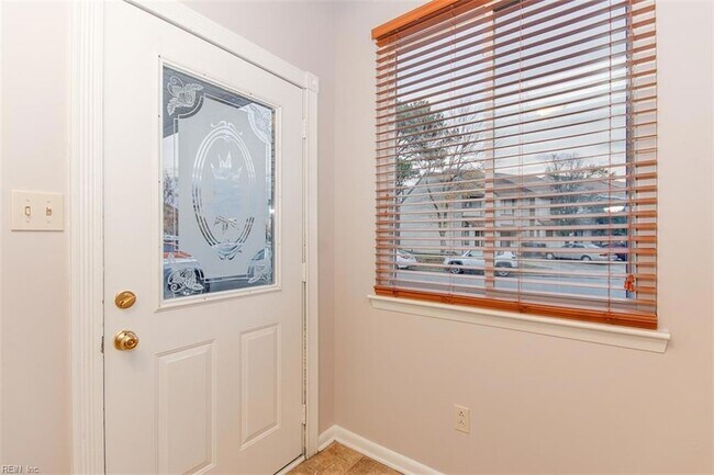 Building Photo - 3764 Chimney Creek Dr