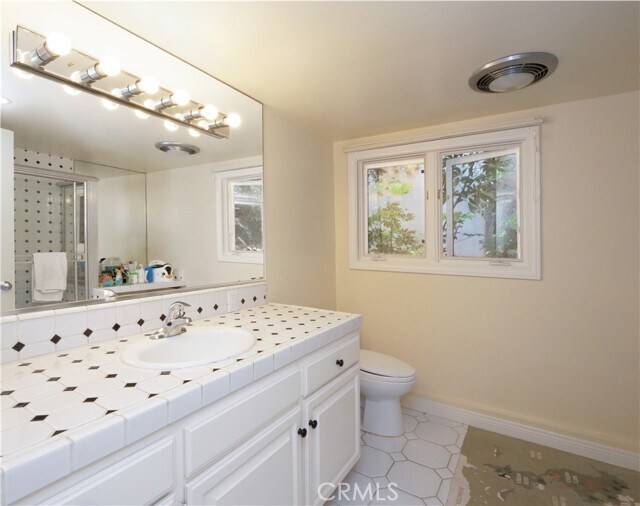 Building Photo - 345 Palos Verdes Dr W