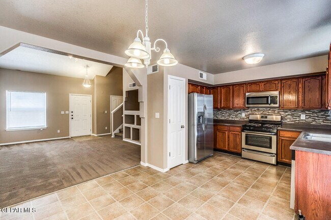 Building Photo - 14236 Gil Reyes Dr