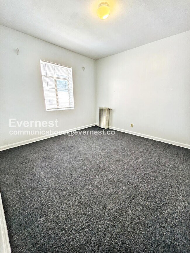 Building Photo - 135 Mathews St