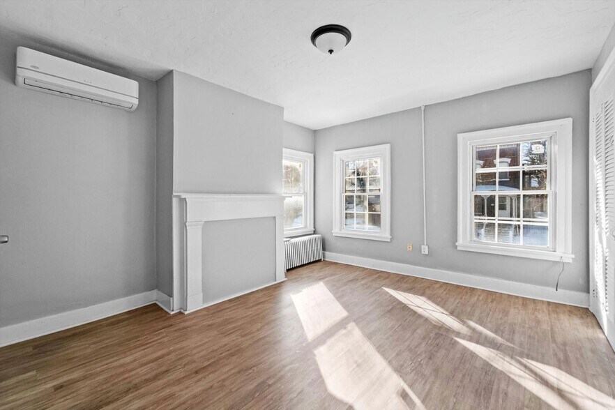 Building Photo - 49 S Hamilton St