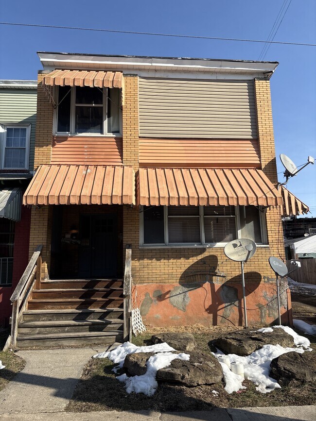 Building Photo - 712 Russellwood Ave