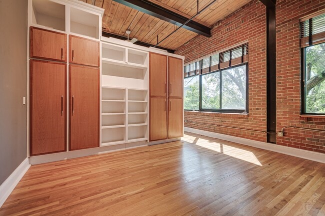 Building Photo - 310 Arlington Ave