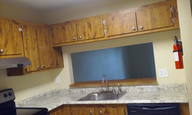 Building Photo - 7113 Golf Colony Ct