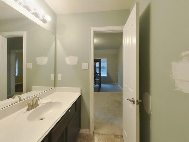 Building Photo - 28906 Hidden Cove Dr