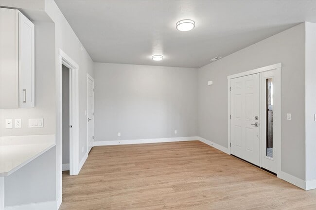 Building Photo - Upscale ground floor Whitefish Condo