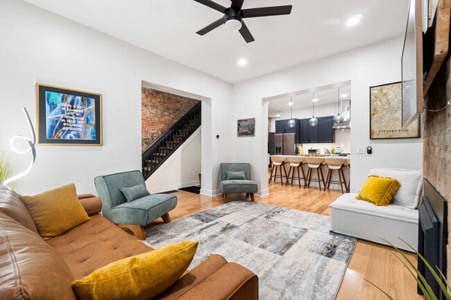 Building Photo - 6 Bed 4 bath Fully Furnished Oakland