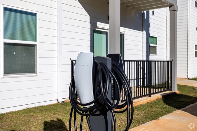 Tesla Chargers - Hogans Ridge Apartments