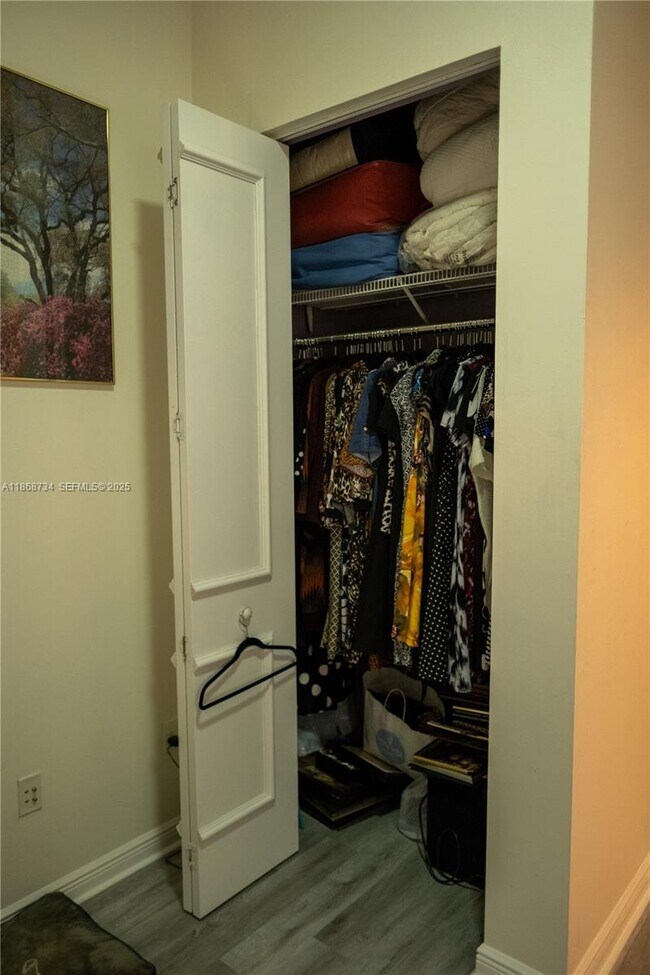 Building Photo - 9350 Via Classico W