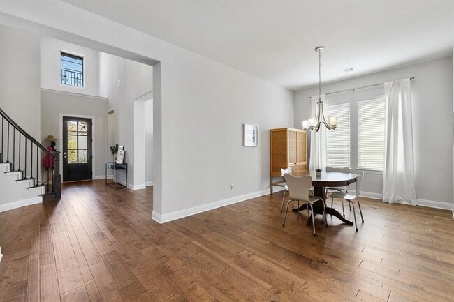 Building Photo - 304 Gulfton St