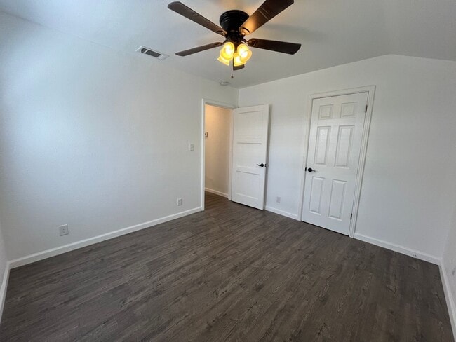 Building Photo - Spacious 3 bed 1bath home available in Ard...