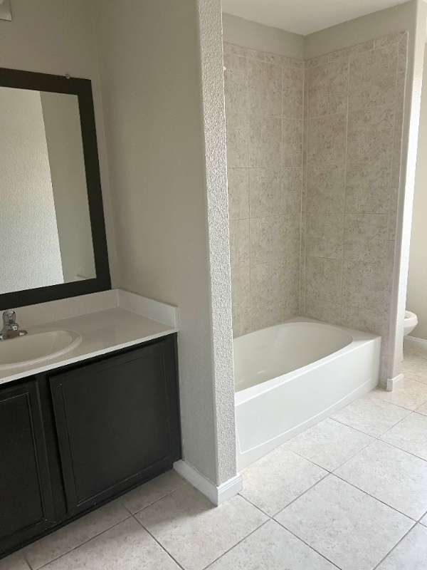 Building Photo - 132 Collin St