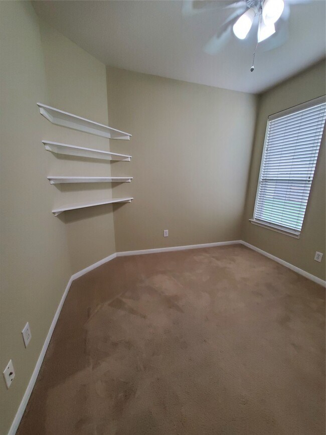 Building Photo - 2715 Falling Forest Ct