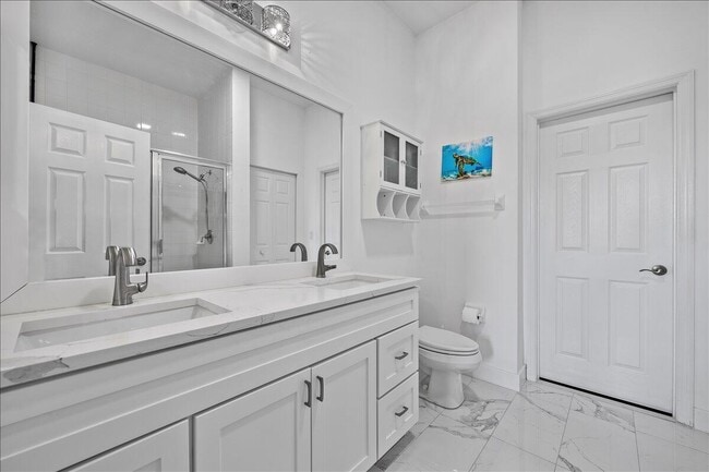 Building Photo - 4986 Bonsai Cir