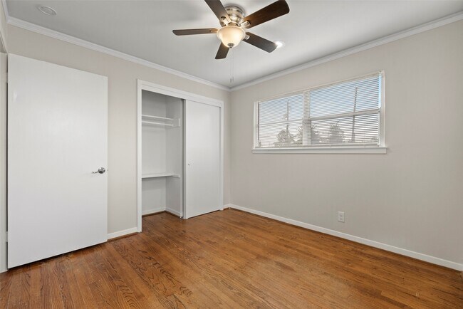 Building Photo - 618 Heidrich St