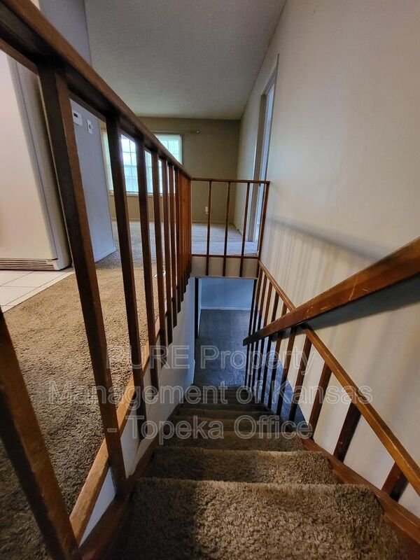 Building Photo - 3323 SW Arrowhead Rd