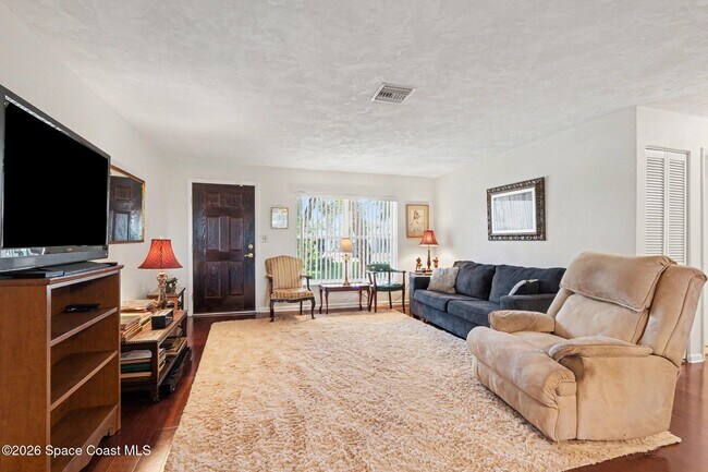 Building Photo - 108 Delvalle St