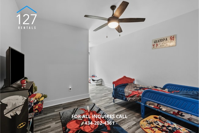 Building Photo - 3BR/2.5BA Townhome in Rustburg – Modern Am...