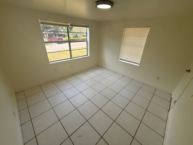 Building Photo - 3-Bed, 2-Bath Home on Lowell St in Tallahassee