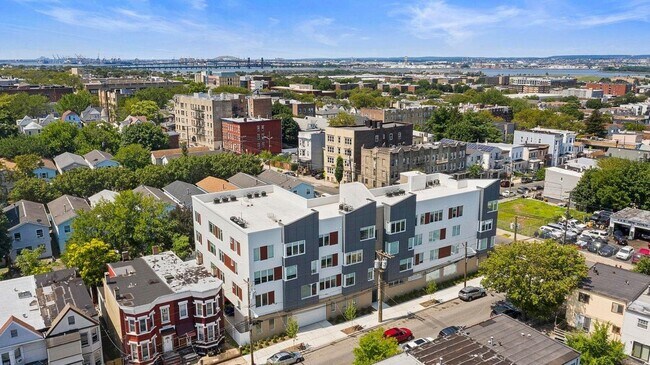 Building Photo - 306 Bergen Ave