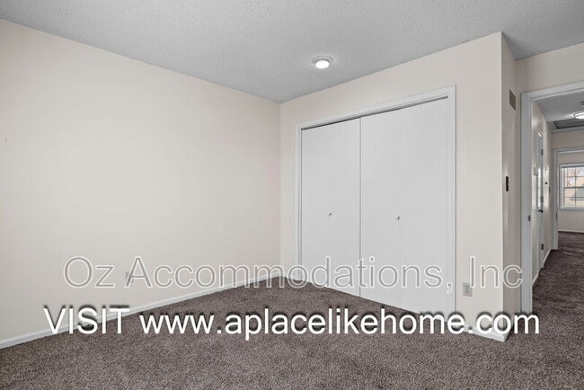 Building Photo - 530 SE Hampton St