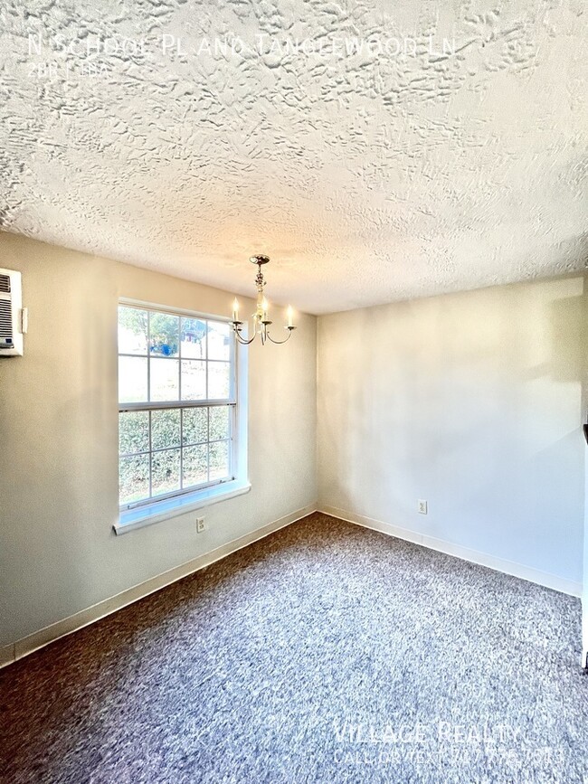 Building Photo - 307 N School Pl