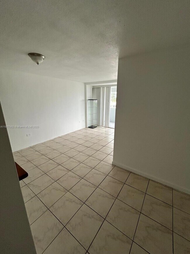 Building Photo - 7545 E Treasure Dr