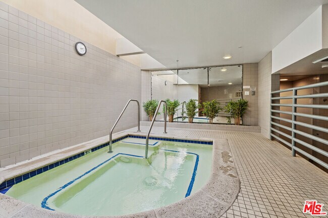 Building Photo - 4314 Marina City Dr