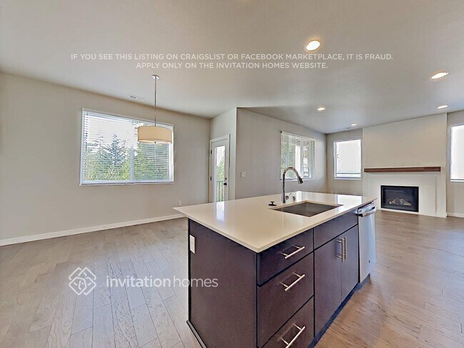 Building Photo - 11211 14th Pl SE