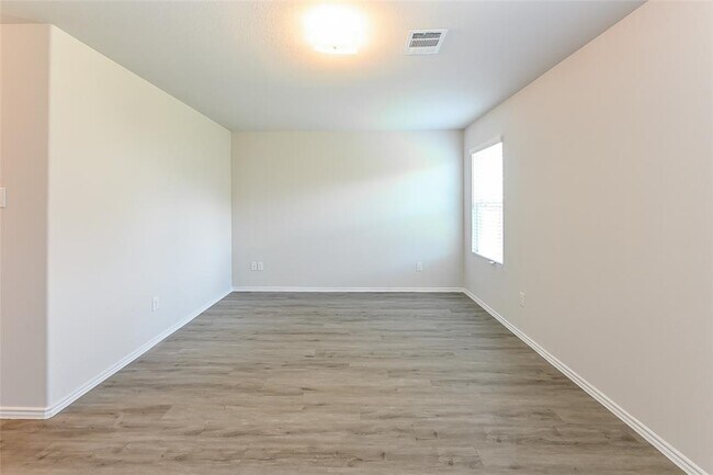 Building Photo - 8614 Doris Oaks Cir