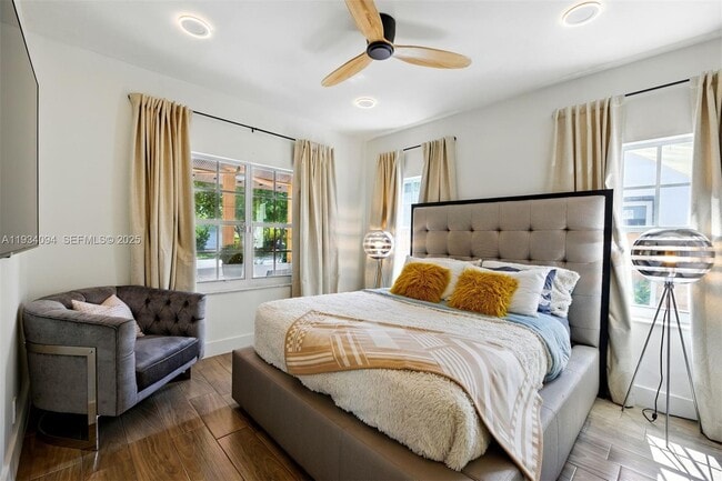 Building Photo - 1363 Biarritz Dr